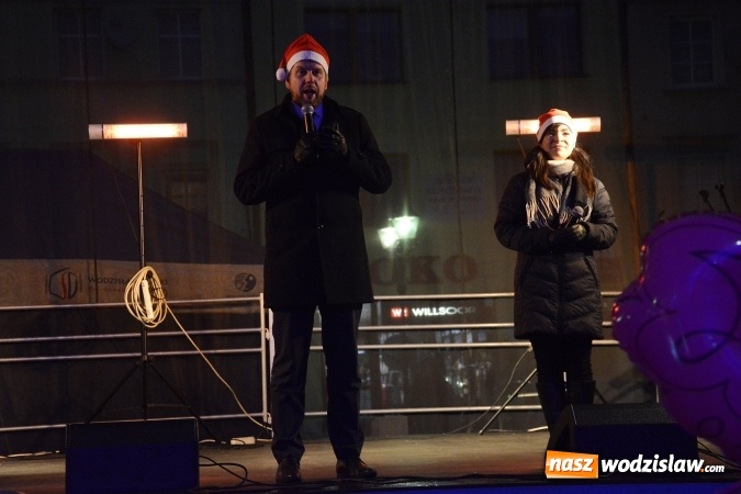 Zdjęcie w galerii na portalu naszwodzislaw.com: Bożonarodzeniowy jarmark oficjalnie otwarty. Na początek spotkanie z Mikołajem! wiadomości z regionu