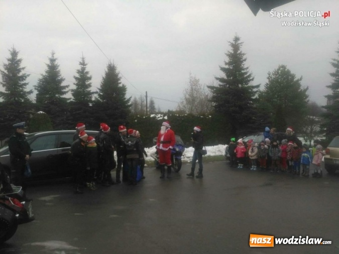 Zdjęcie w galerii na portalu naszwodzislaw.com: Motomikołaje z wizytą u najmłodszych wiadomości z regionu