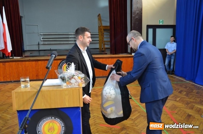 Zdjęcie w galerii na portalu naszwodzislaw.com: 40 lat czekali na boisko! W Rydułtowach powstał wielofunkcyjny obiekt sportowy  wiadomości z regionu