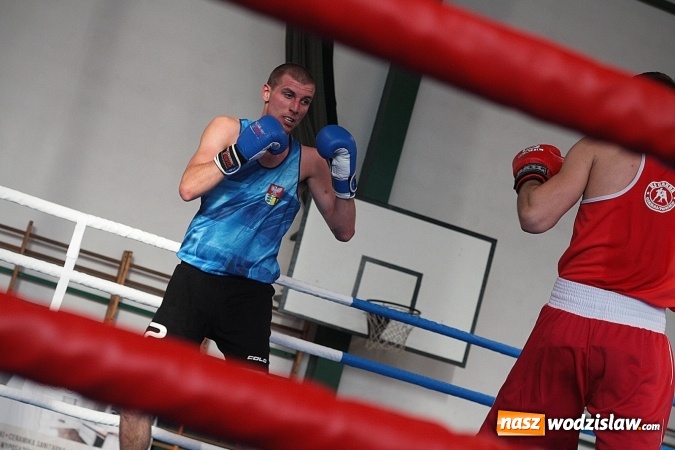 Zdjęcie w galerii na portalu naszwodzislaw.com: Boxing Day w Wodzisławiu Śląskim. Walczą i pomagają  wiadomości z regionu