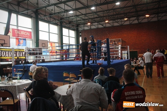 Zdjęcie w galerii na portalu naszwodzislaw.com: Boxing Day w Wodzisławiu Śląskim. Walczą i pomagają  wiadomości z regionu