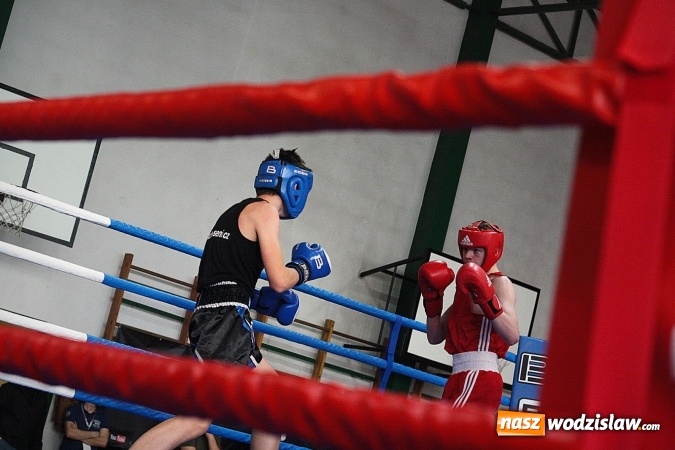 Zdjęcie w galerii na portalu naszwodzislaw.com: Boxing Day w Wodzisławiu Śląskim. Walczą i pomagają  wiadomości z regionu