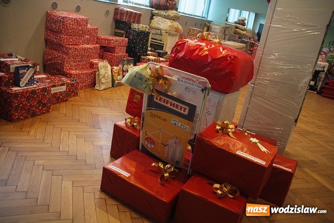 Zdjęcie w galerii na portalu naszwodzislaw.com: Szlachetna Paczka. 59 rodzin z naszego regionu otrzymało w tym roku pomoc  wiadomości z regionu