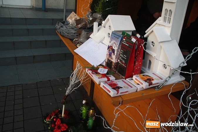 Zdjęcie w galerii na portalu naszwodzislaw.com: W Pszowie zrobiło się świątecznie. Jarmark rozpoczęty  wiadomości z regionu
