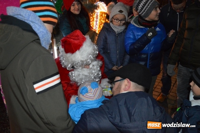 Zdjęcie w galerii na portalu naszwodzislaw.com: Pierwszy dzień Jarmarku Bożonarodzeniowego w Pszowie za nami wiadomości z regionu