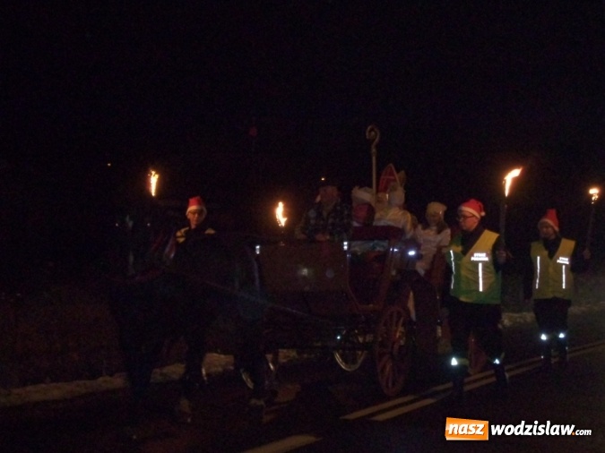 Zdjęcie w galerii na portalu naszwodzislaw.com: Mikołaj zawitał do ZSP numer 5  wiadomości z regionu