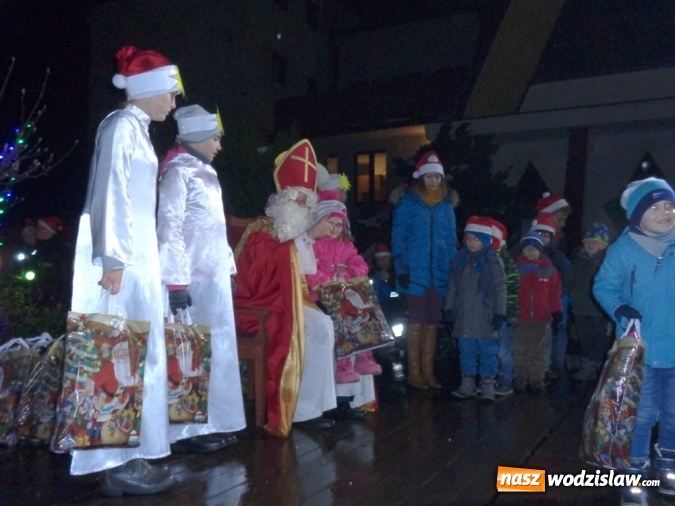 Zdjęcie w galerii na portalu naszwodzislaw.com: Mikołaj zawitał do ZSP numer 5  wiadomości z regionu