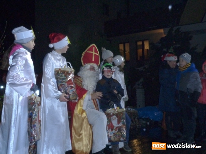 Zdjęcie w galerii na portalu naszwodzislaw.com: Mikołaj zawitał do ZSP numer 5  wiadomości z regionu