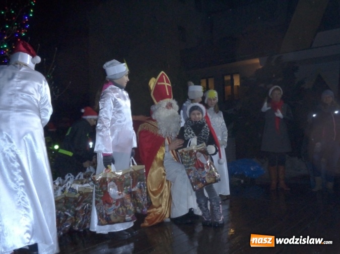 Zdjęcie w galerii na portalu naszwodzislaw.com: Mikołaj zawitał do ZSP numer 5  wiadomości z regionu