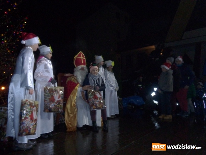 Zdjęcie w galerii na portalu naszwodzislaw.com: Mikołaj zawitał do ZSP numer 5  wiadomości z regionu