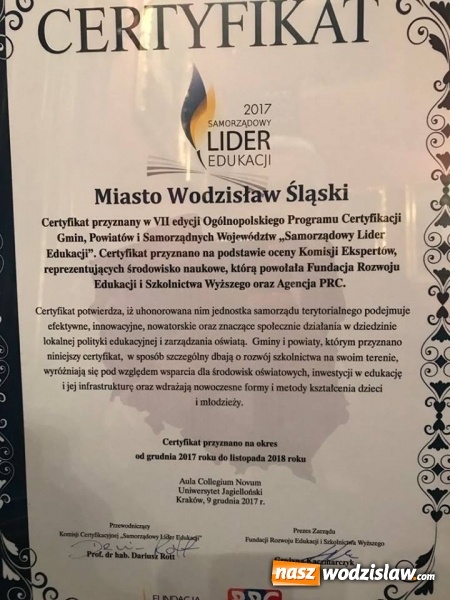 Zdjęcie w galerii na portalu naszwodzislaw.com: Nasze miasto z nagrodami. Samorządowy Lider Edukacji oraz Lider Bezpieczeństwa w Oświacie wiadomości z regionu
