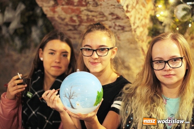 Zdjęcie w galerii na portalu naszwodzislaw.com: Zorganizowano konkurs na najładniejszą bombkę Bożonarodzeniową  wiadomości z regionu