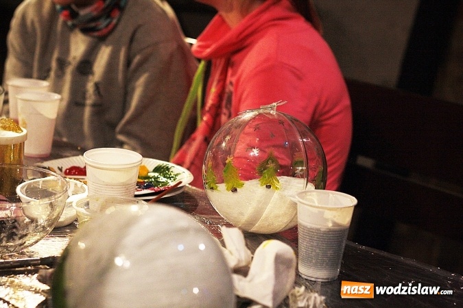 Zdjęcie w galerii na portalu naszwodzislaw.com: Zorganizowano konkurs na najładniejszą bombkę Bożonarodzeniową  wiadomości z regionu