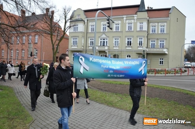 Zdjęcie w galerii na portalu naszwodzislaw.com: Marsz przeciw przemocy. Przeszli ulicami miasta wiadomości z regionu