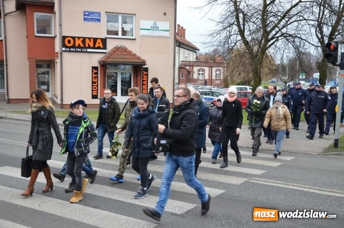 Zdjęcie w galerii na portalu naszwodzislaw.com: Marsz przeciw przemocy. Przeszli ulicami miasta wiadomości z regionu
