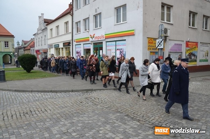 Zdjęcie w galerii na portalu naszwodzislaw.com: Marsz przeciw przemocy. Przeszli ulicami miasta wiadomości z regionu