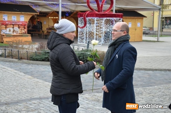 Zdjęcie w galerii na portalu naszwodzislaw.com: Marsz przeciw przemocy. Przeszli ulicami miasta wiadomości z regionu