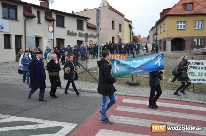 Zdjęcie w galerii na portalu naszwodzislaw.com: Marsz przeciw przemocy. Przeszli ulicami miasta wiadomości z regionu