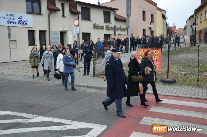 Zdjęcie w galerii na portalu naszwodzislaw.com: Marsz przeciw przemocy. Przeszli ulicami miasta wiadomości z regionu