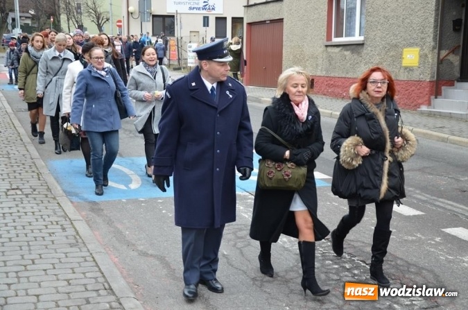 Zdjęcie w galerii na portalu naszwodzislaw.com: Marsz przeciw przemocy. Przeszli ulicami miasta wiadomości z regionu