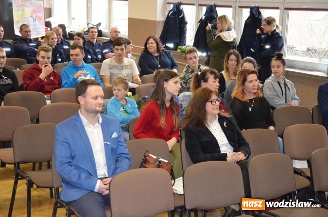 Zdjęcie w galerii na portalu naszwodzislaw.com: Marsz przeciw przemocy. Przeszli ulicami miasta wiadomości z regionu
