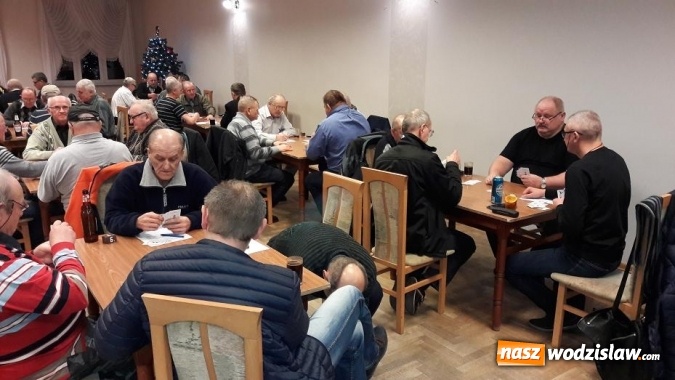 Zdjęcie w galerii na portalu naszwodzislaw.com: XI Świąteczny Turniej Skata o Karpia w Ośrodku Kultury w Połomi wiadomości z regionu