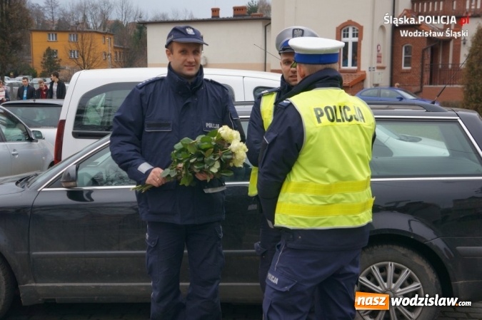 Zdjęcie w galerii na portalu naszwodzislaw.com: Kampania Białej Wstążki w Wodzisławiu Śląskim wiadomości z regionu