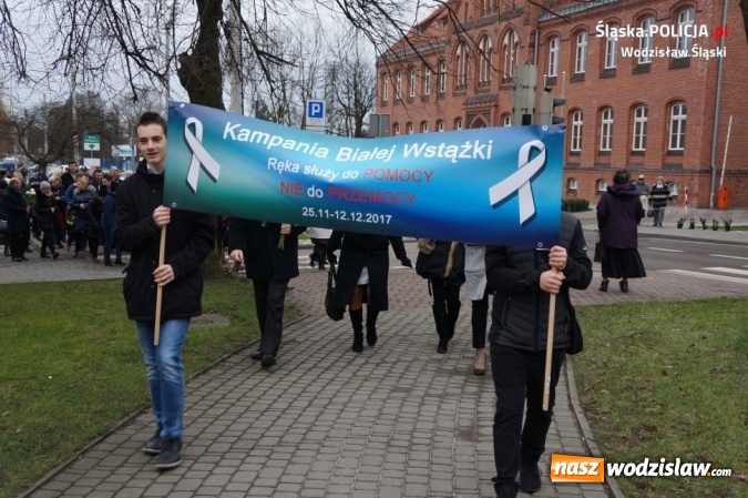 Zdjęcie w galerii na portalu naszwodzislaw.com: Kampania Białej Wstążki w Wodzisławiu Śląskim wiadomości z regionu