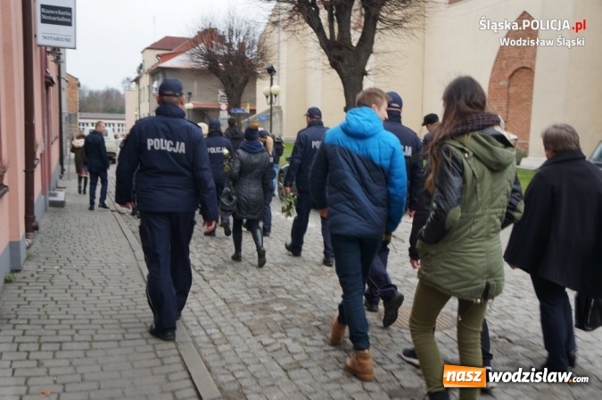 Zdjęcie w galerii na portalu naszwodzislaw.com: Kampania Białej Wstążki w Wodzisławiu Śląskim wiadomości z regionu