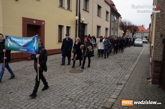 Zdjęcie w galerii na portalu naszwodzislaw.com: Kampania Białej Wstążki w Wodzisławiu Śląskim wiadomości z regionu