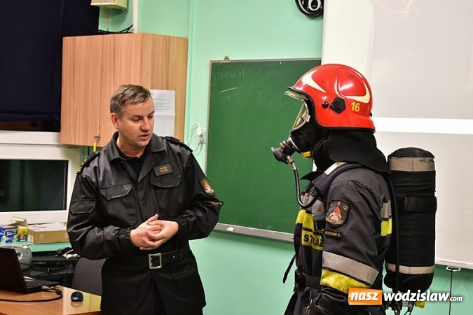 Zdjęcie w galerii na portalu naszwodzislaw.com: Czad i ogień obudź czujność. Strażacy spotkali się z seniorami  wiadomości z regionu