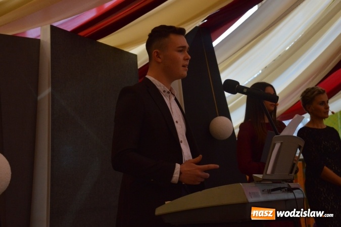 Zdjęcie w galerii na portalu naszwodzislaw.com: Druga edycja Fashion Day w Wodzisławiu, czyli pokaz mody w Ekonomiku  wiadomości z regionu