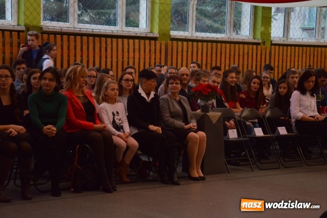 Zdjęcie w galerii na portalu naszwodzislaw.com: Druga edycja Fashion Day w Wodzisławiu, czyli pokaz mody w Ekonomiku  wiadomości z regionu