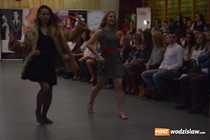 Zdjęcie w galerii na portalu naszwodzislaw.com: Druga edycja Fashion Day w Wodzisławiu, czyli pokaz mody w Ekonomiku  wiadomości z regionu