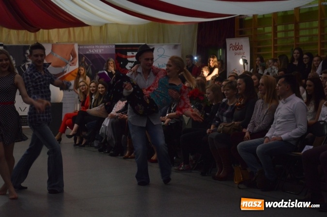 Zdjęcie w galerii na portalu naszwodzislaw.com: Druga edycja Fashion Day w Wodzisławiu, czyli pokaz mody w Ekonomiku  wiadomości z regionu