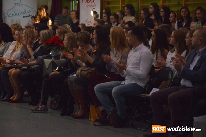 Zdjęcie w galerii na portalu naszwodzislaw.com: Druga edycja Fashion Day w Wodzisławiu, czyli pokaz mody w Ekonomiku  wiadomości z regionu