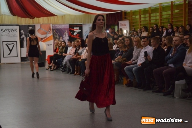 Zdjęcie w galerii na portalu naszwodzislaw.com: Druga edycja Fashion Day w Wodzisławiu, czyli pokaz mody w Ekonomiku  wiadomości z regionu