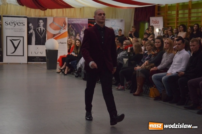 Zdjęcie w galerii na portalu naszwodzislaw.com: Druga edycja Fashion Day w Wodzisławiu, czyli pokaz mody w Ekonomiku  wiadomości z regionu