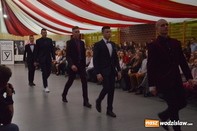Zdjęcie w galerii na portalu naszwodzislaw.com: Druga edycja Fashion Day w Wodzisławiu, czyli pokaz mody w Ekonomiku  wiadomości z regionu