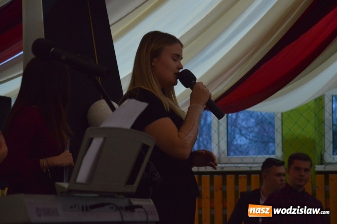 Zdjęcie w galerii na portalu naszwodzislaw.com: Druga edycja Fashion Day w Wodzisławiu, czyli pokaz mody w Ekonomiku  wiadomości z regionu