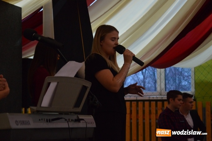 Zdjęcie w galerii na portalu naszwodzislaw.com: Druga edycja Fashion Day w Wodzisławiu, czyli pokaz mody w Ekonomiku  wiadomości z regionu