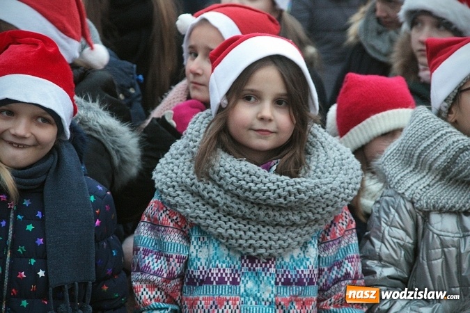 Zdjęcie w galerii na portalu naszwodzislaw.com: Szkoła z Rydułtów ze świątecznym utworem. Premiera jeszcze przed świętami!  wiadomości z regionu