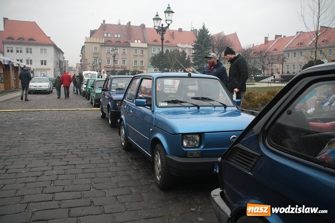 Zdjęcie w galerii na portalu naszwodzislaw.com: 760 spełnionych marzeń na 760-lecie miasta. Maluchy 126p pojawiły się na wodzisławskim Rynku  wiadomości z regionu