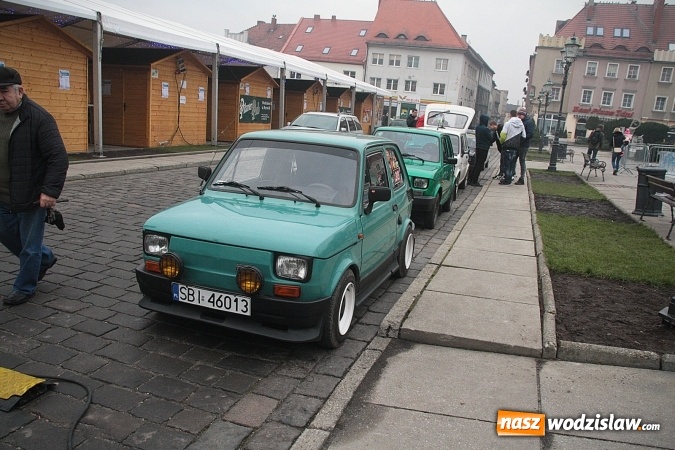 Zdjęcie w galerii na portalu naszwodzislaw.com: 760 spełnionych marzeń na 760-lecie miasta. Maluchy 126p pojawiły się na wodzisławskim Rynku  wiadomości z regionu