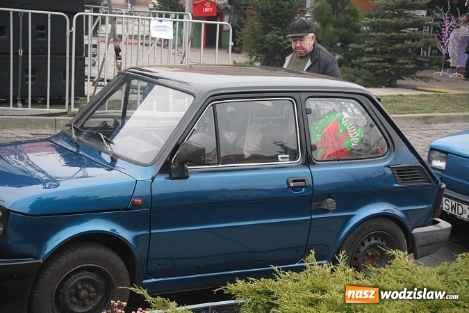 Zdjęcie w galerii na portalu naszwodzislaw.com: 760 spełnionych marzeń na 760-lecie miasta. Maluchy 126p pojawiły się na wodzisławskim Rynku  wiadomości z regionu