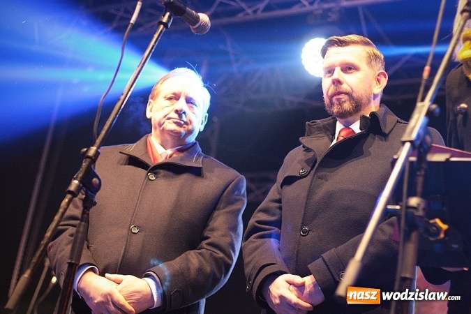 Zdjęcie w galerii na portalu naszwodzislaw.com: Mieszkańcy i władza przy świątecznym stole. Za nami Miejska Wigilia  wiadomości z regionu