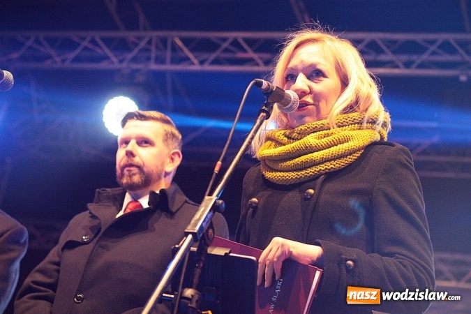 Zdjęcie w galerii na portalu naszwodzislaw.com: Mieszkańcy i władza przy świątecznym stole. Za nami Miejska Wigilia  wiadomości z regionu