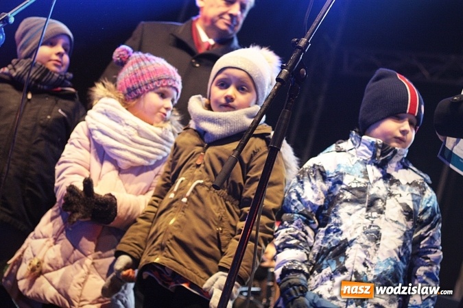 Zdjęcie w galerii na portalu naszwodzislaw.com: Mieszkańcy i władza przy świątecznym stole. Za nami Miejska Wigilia  wiadomości z regionu