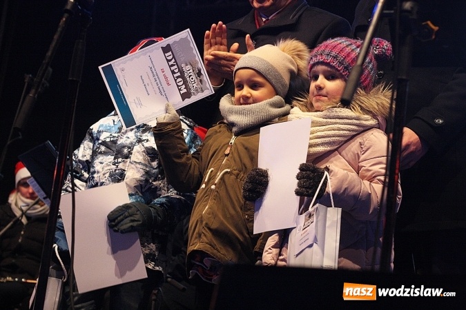 Zdjęcie w galerii na portalu naszwodzislaw.com: Mieszkańcy i władza przy świątecznym stole. Za nami Miejska Wigilia  wiadomości z regionu