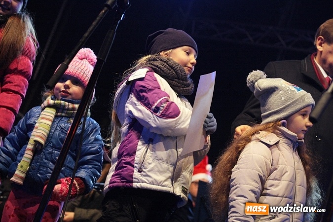 Zdjęcie w galerii na portalu naszwodzislaw.com: Mieszkańcy i władza przy świątecznym stole. Za nami Miejska Wigilia  wiadomości z regionu